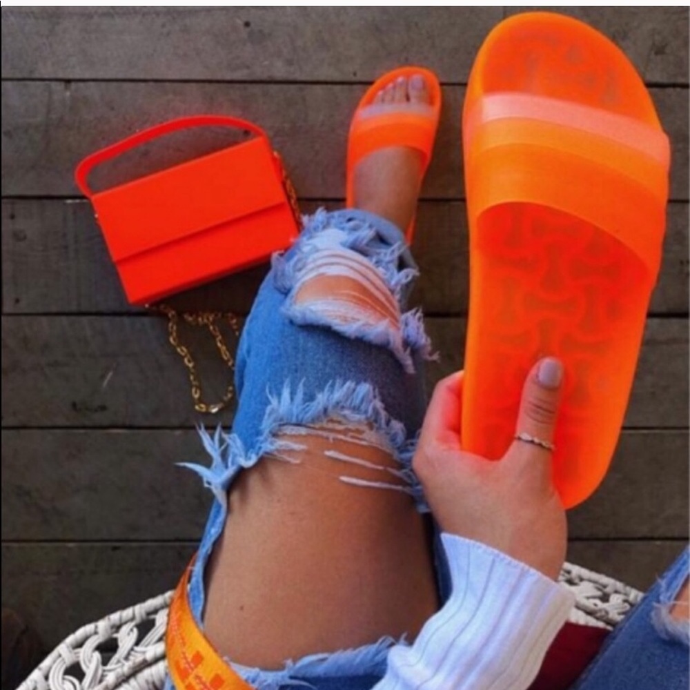 LAST 1‼️Matte neon orange slide!! 🧡🧡🧡
